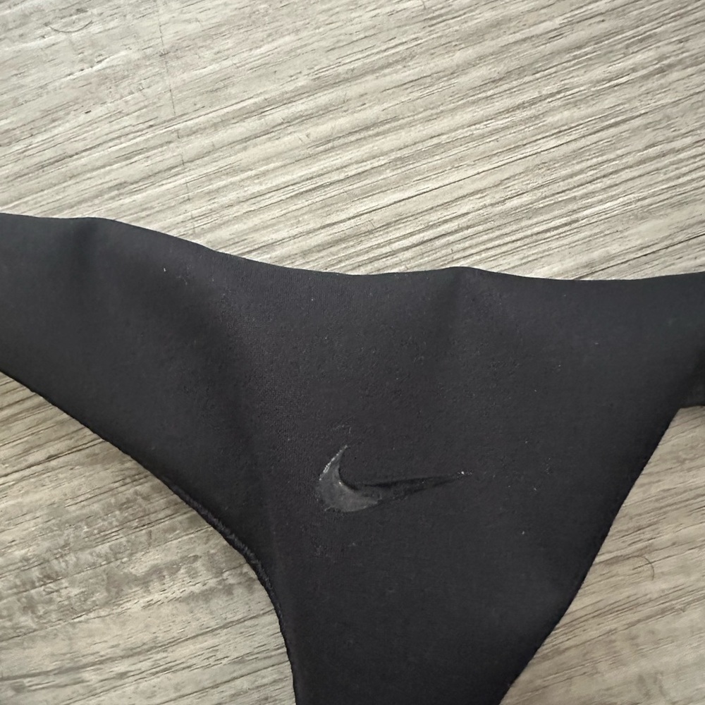 Nike Black Women's Sports Bra Sz S sports outdoor run workout - Picture 4 of 4